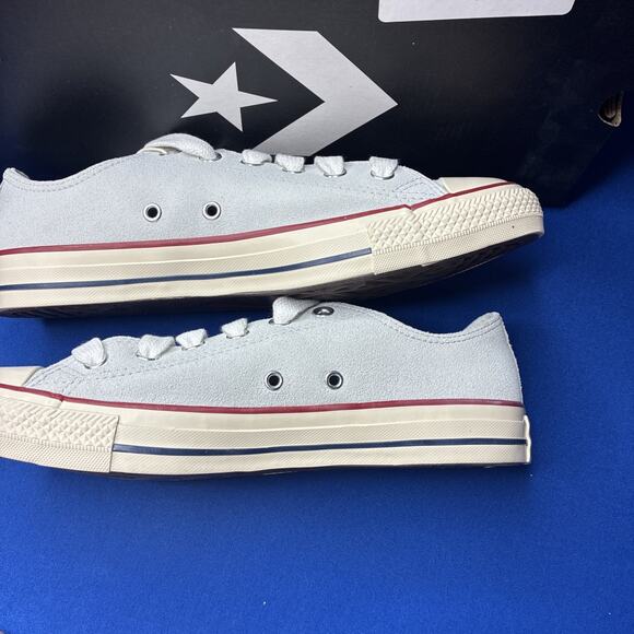 Converse Chuck Taylor All Star Ox Shoes A14237C Men\'s Size 8 woman’s size 10 main image 9